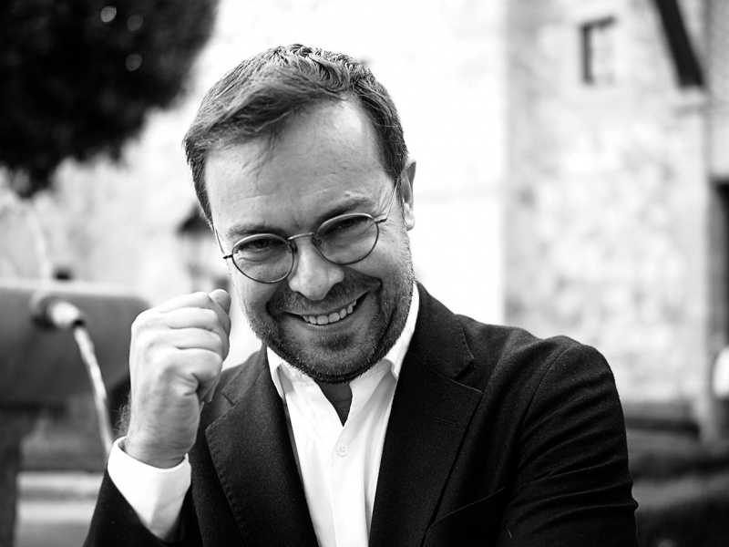 Archivo:J.jpg