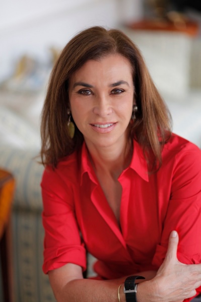 Archivo:Carmen Posadas.jpg